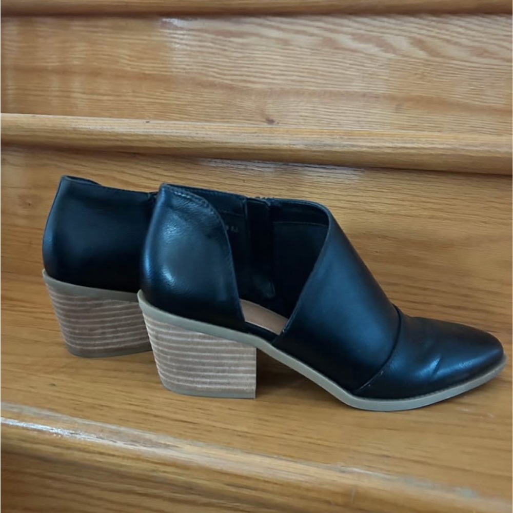DV by Dolce Vita Black Ankle Booties with Tan Heels